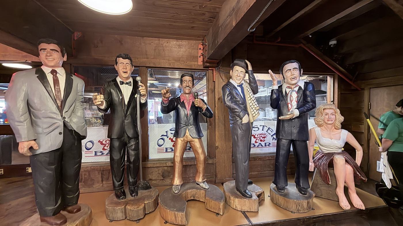 Ye Olde Curiosity Shop 的人偶收藏